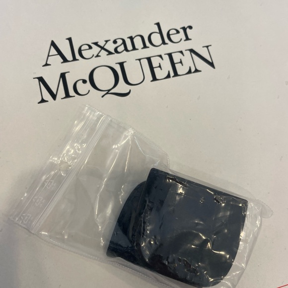 Alexander McQueen Leather Ankle Boot with Metal Bar. - Picture 6 of 7